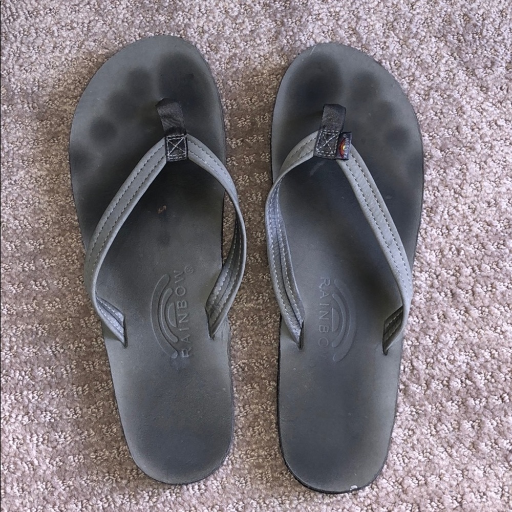 Gray Rainbow sandals.